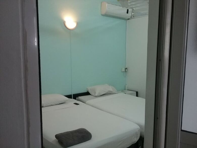 Hostal La Plaine Verte Guest House