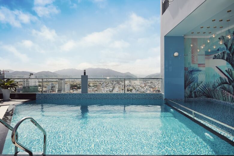 Diamond Nha Trang Hotel