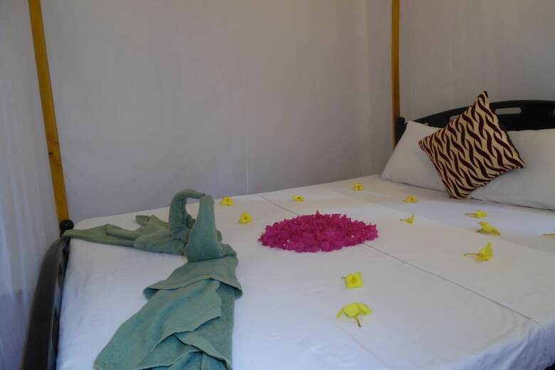 Hotel Sea Breeze Inn