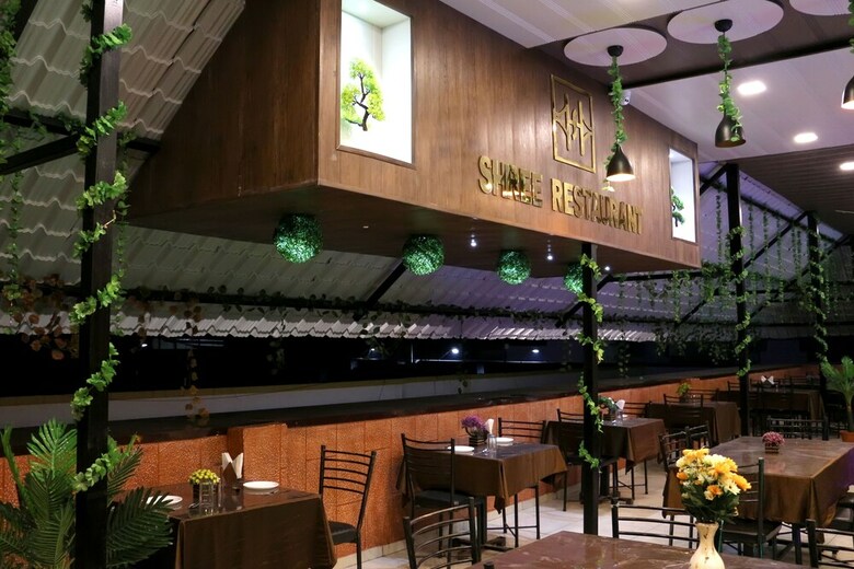 Hotel Shree Palace & Restaurant
