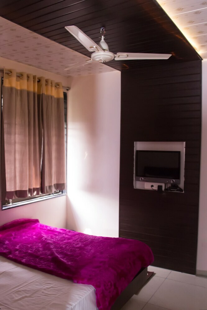 Hotel Shree Palace & Restaurant