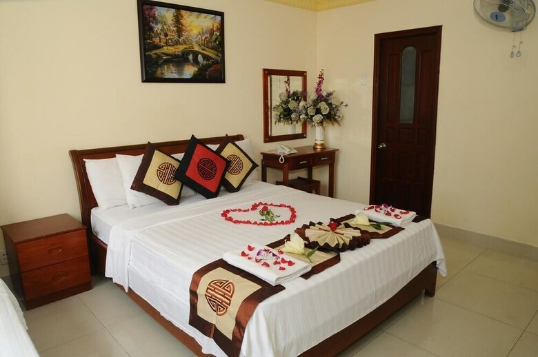 Hotel Reddoorz Plus @ Pham Ngu Lao 2