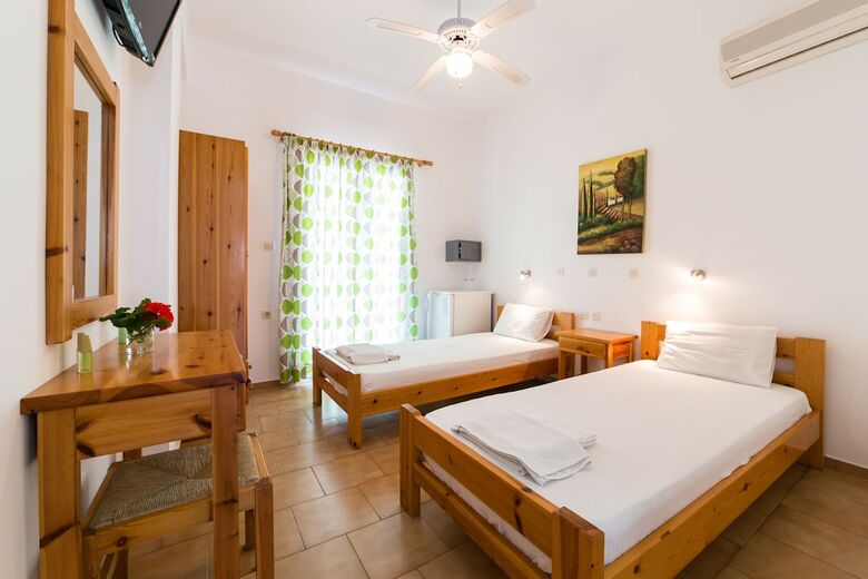 Hotel Theologos Place