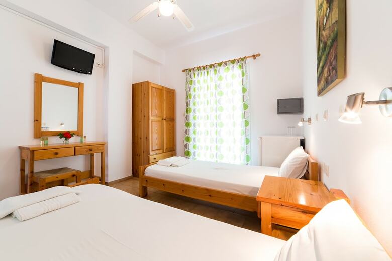 Hotel Theologos Place