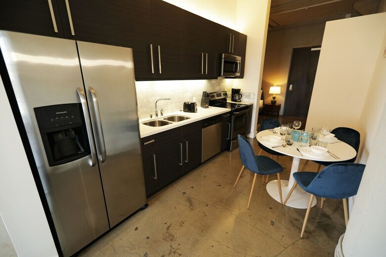 Aparthotel Downtown Lofty Suites
