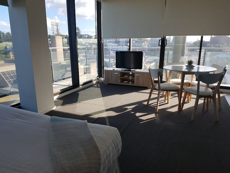 Watt Street Studio Apartment W/ Ocean Views