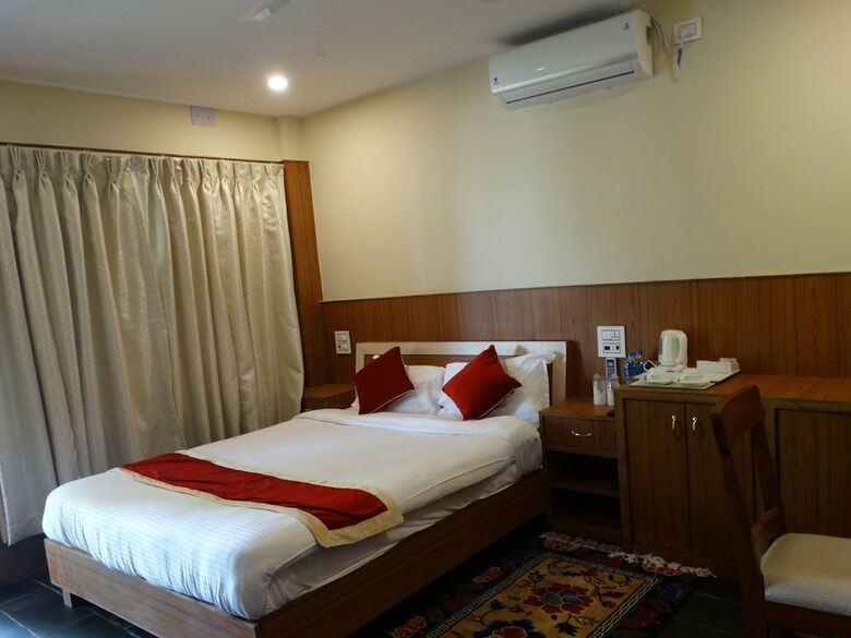 Hotel Rhino Land Jungle Lodge
