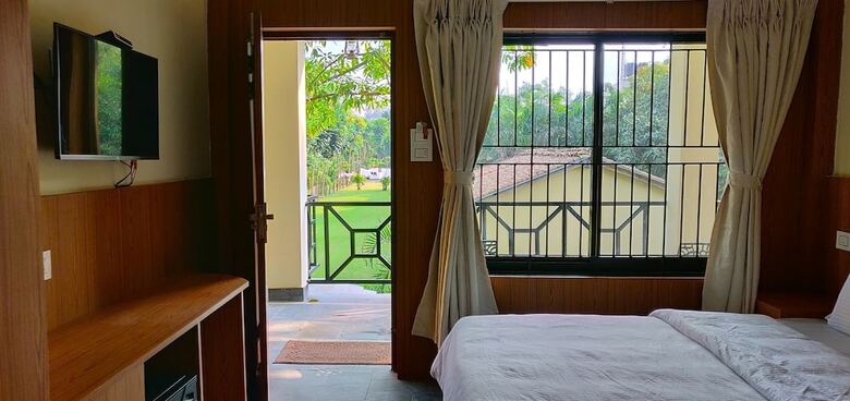 Hotel Rhino Land Jungle Lodge