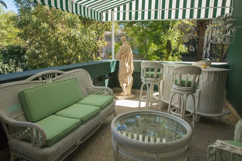 Bed & Breakfast Pug Seal Anatole France