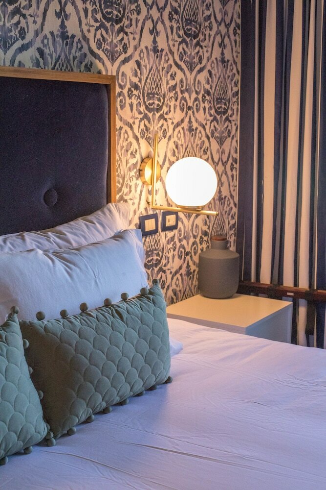 Bed & Breakfast Pug Seal Anatole France