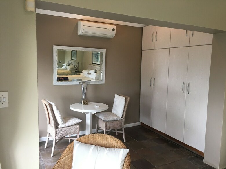 123 Ocean View Drive Apartment