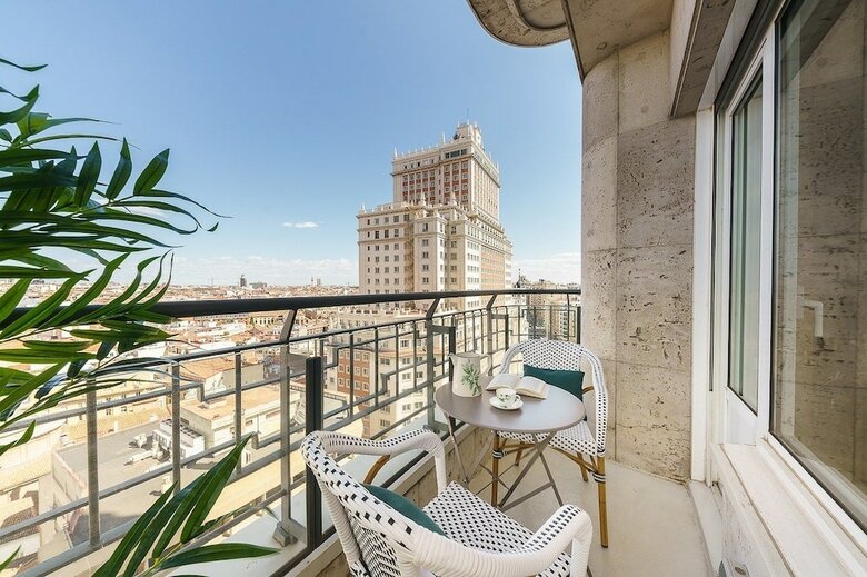 Home Club Torre Madrid Apartments