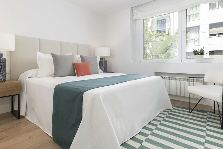 Apartamentos Home Club Hermosilla XIX