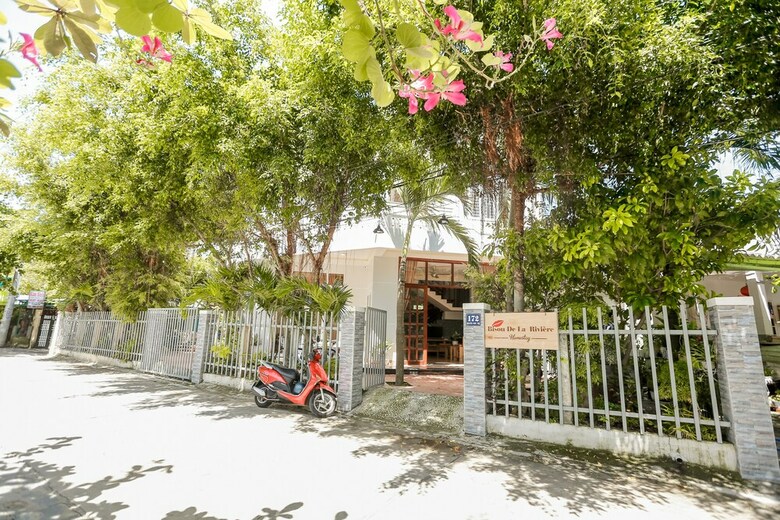 Hostal Bisou De La Riviere - Hostel