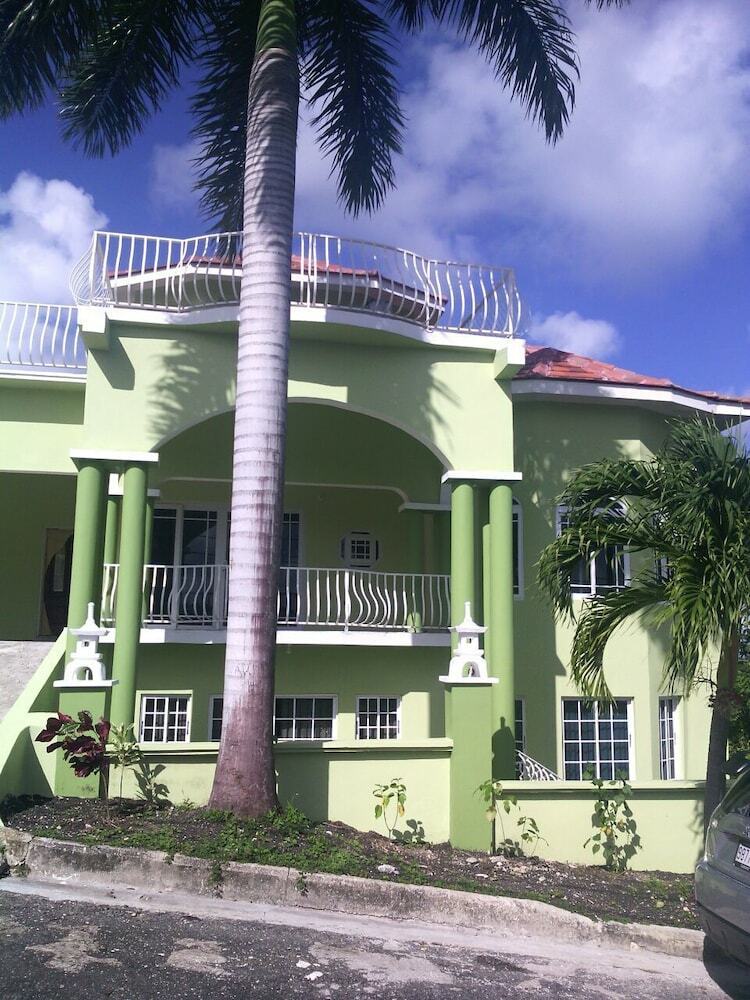 Apartamentos Las Fuentes Garden View