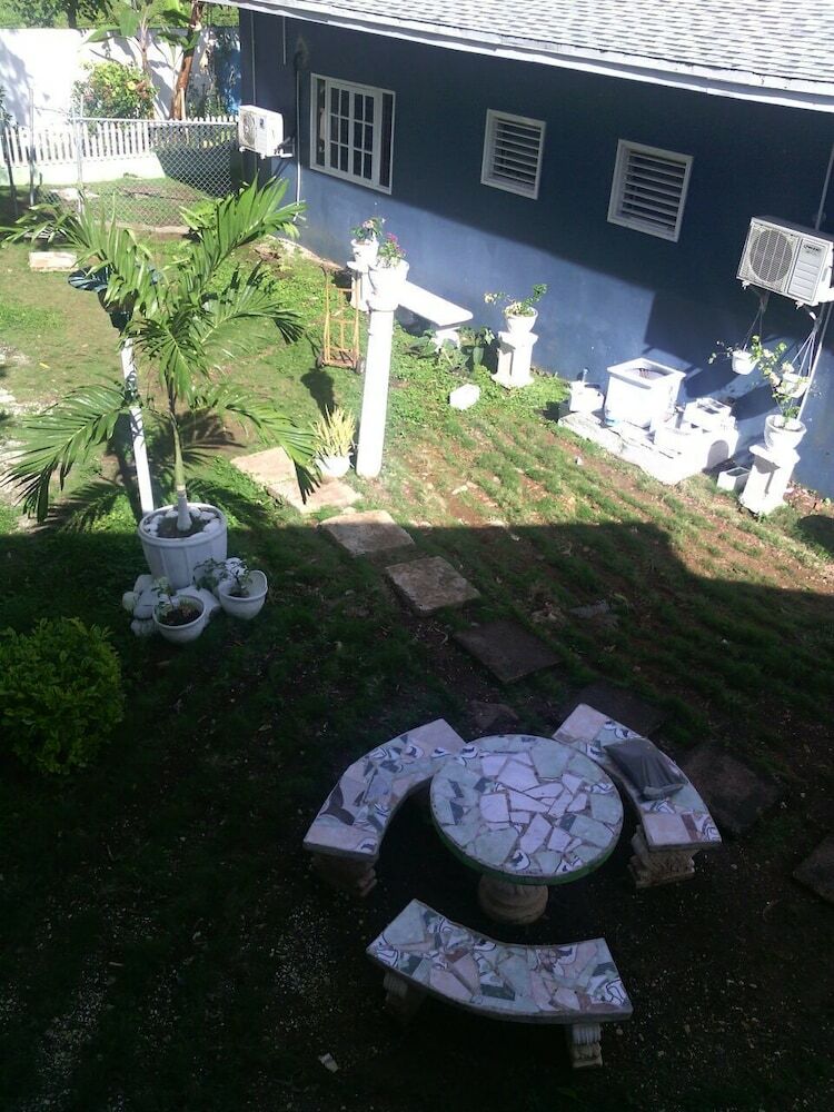 Villa Avalon Fragrant Zone