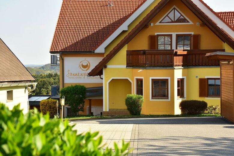 Golf & Therme Sonnenpension Hotel Garni