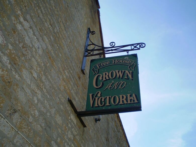 Posada The Crown & Victoria