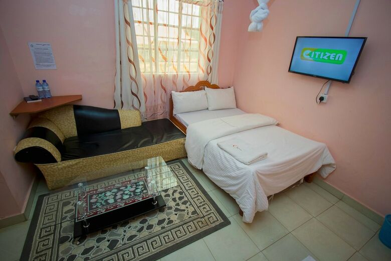 Intercounty Gardens Hotel