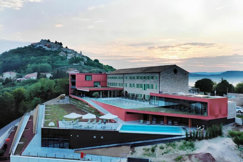 Wine & Heritage Hotel Roxanich