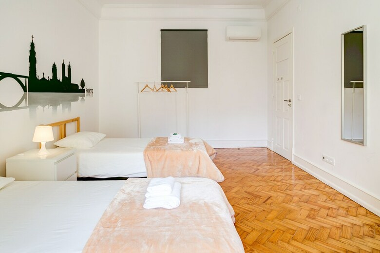 Hotel Home Out Rooms & Apartments