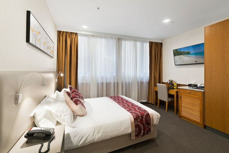 Sydney Hotel Qvb