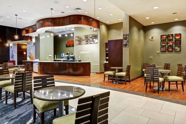 Hotel Embassy Suites By Hilton Savannah Airport