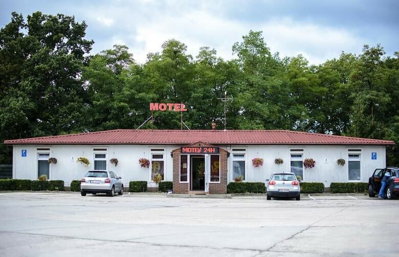 Posada Motel W Lace