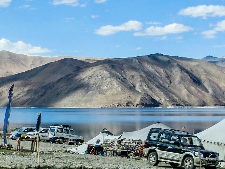 Hotel Watermark Camp