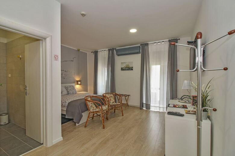 Hotel Sir John's Rooms