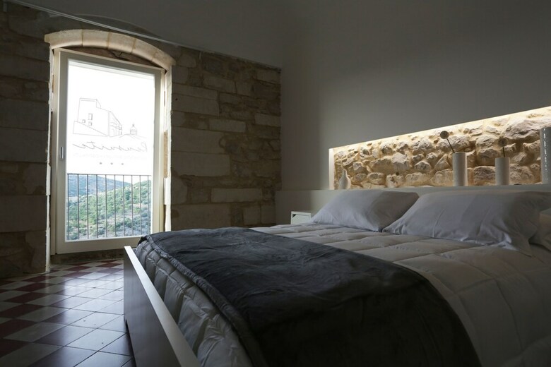 Reusuite Authentic Sicilian Hospitality