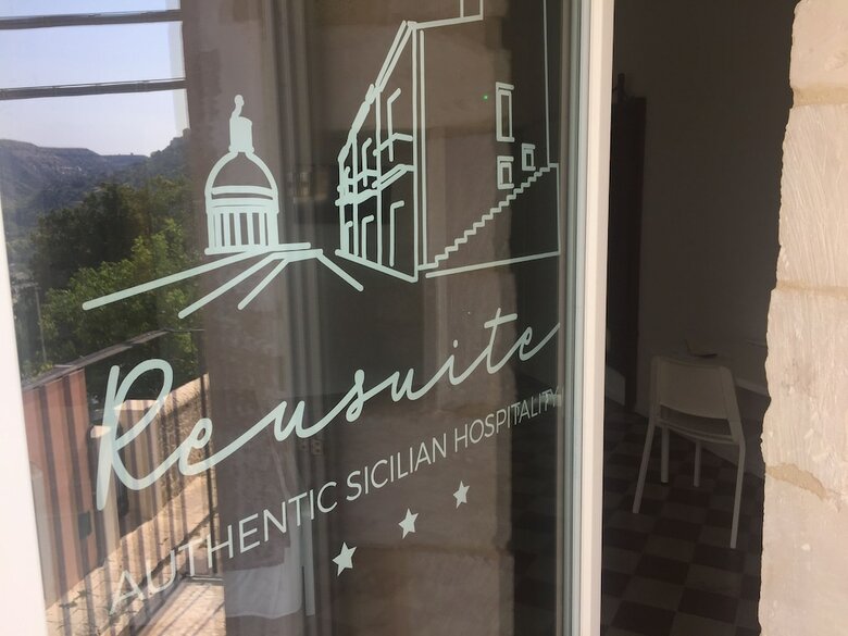 Reusuite Authentic Sicilian Hospitality