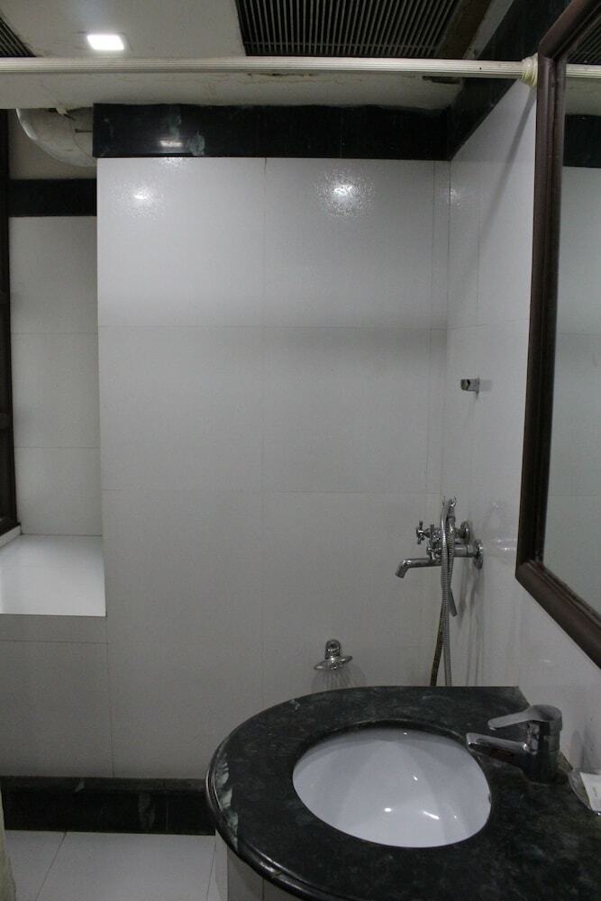 Hotel R R Grand