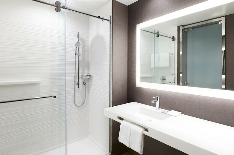 AC Hotel By Marriott Miami Airport West/doral