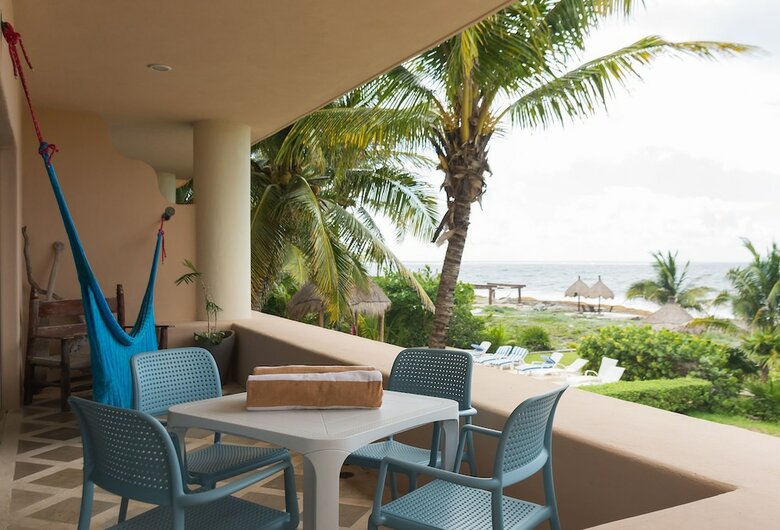 Apartamentos Costa Brava B2. The Horizon Right In Front Your Sight