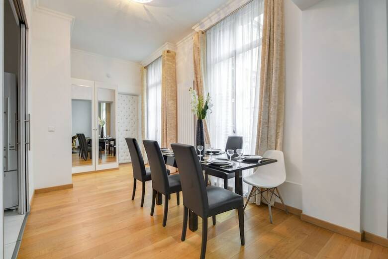 Apartamento Champs Elys�es - Lincoln, 140m2 Suites In Paris
