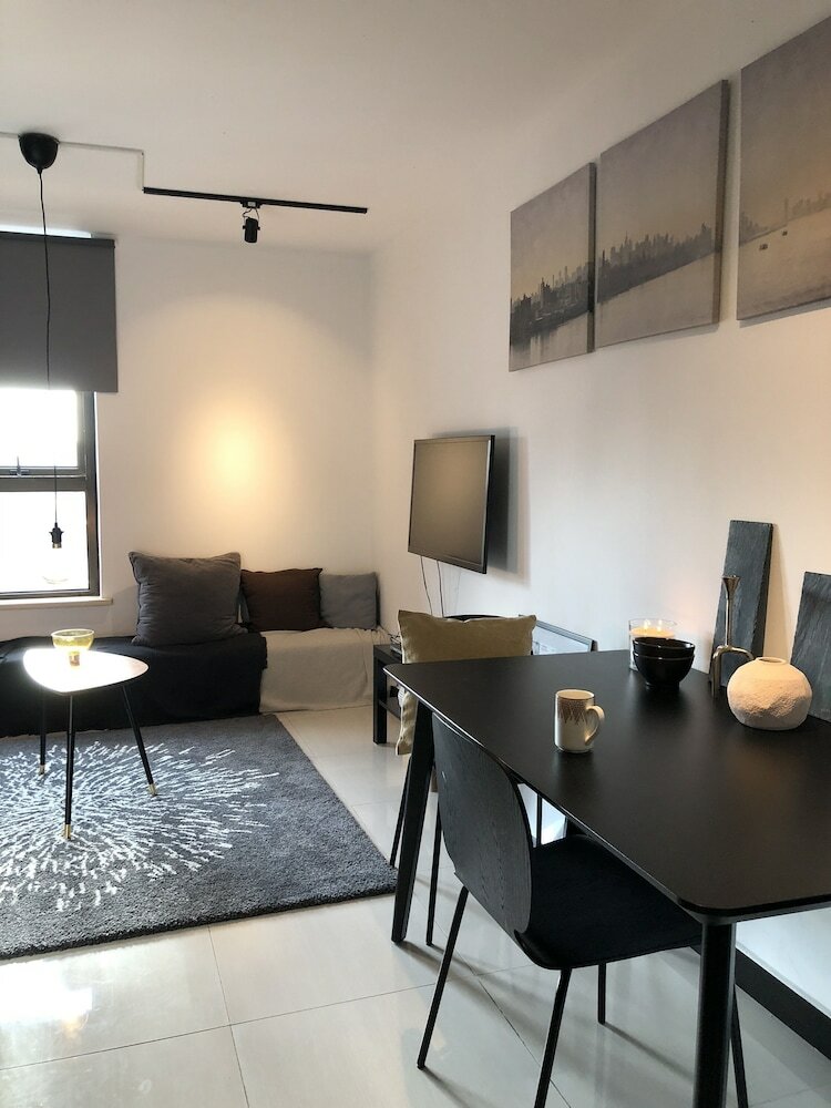 Hotel Henry's Apartment- Executive 717