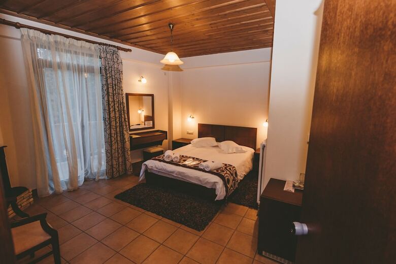 Hotel Thea Mainalou