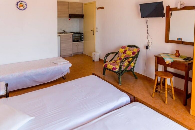 George Apartments Stegna