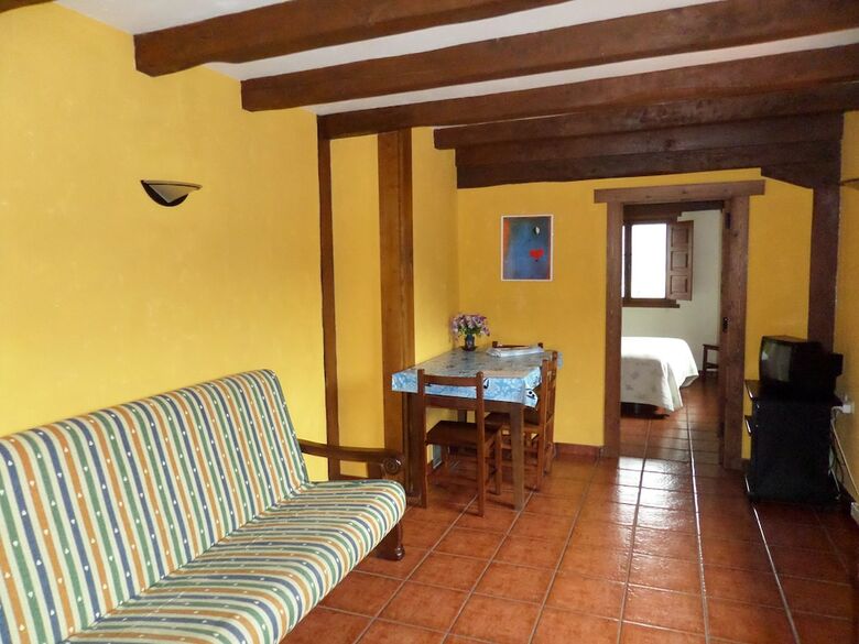 Apartamentos Rurales Las Rocas de Brez