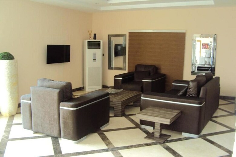 Ellyxville Hotels