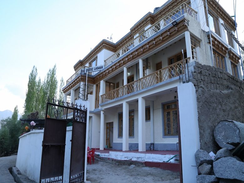 Oyo 14152 Hotel Eco Exotic