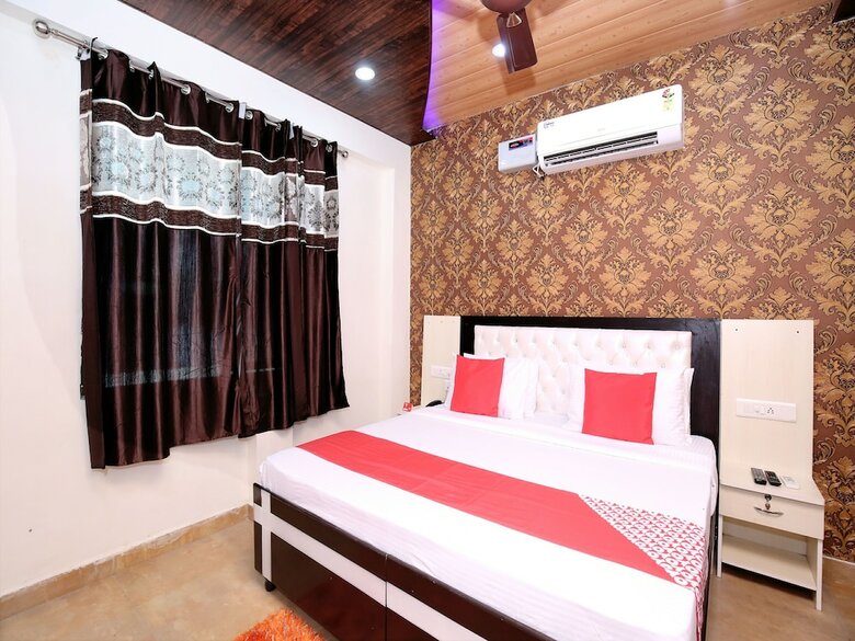 Oyo 14529 The Sitara Hotel