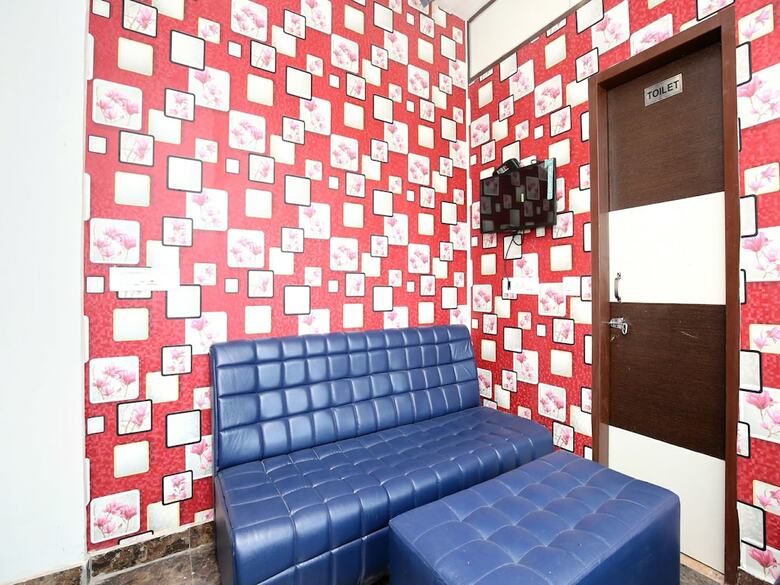 Oyo 14529 The Sitara Hotel