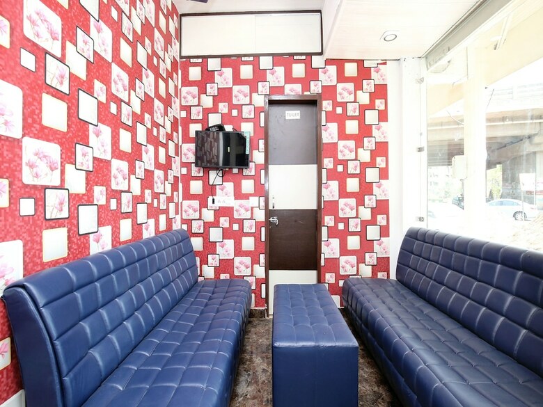 Oyo 14529 The Sitara Hotel
