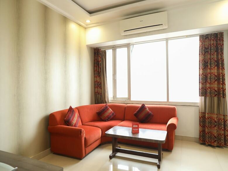 Oyo 16862 Flagship Hotel Dua Continental
