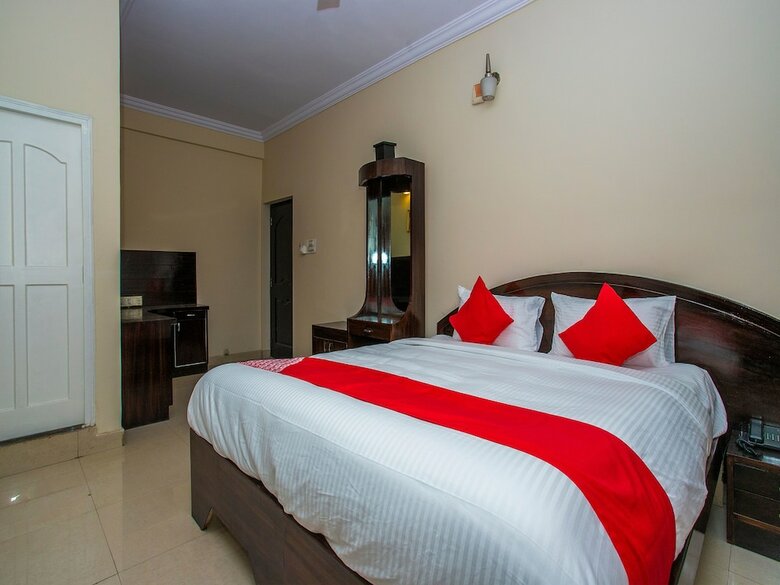 Hotel Oyo 16661 E Foods