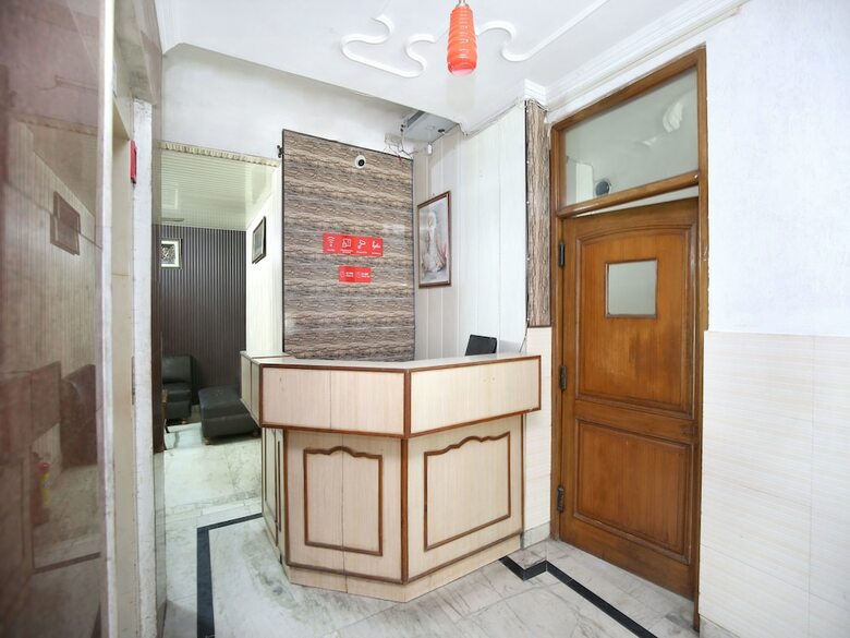 Oyo 16736 Hotel Hm Crystal