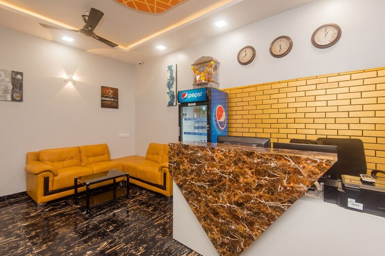 Hotel Oyo 17371 Platinum Inn