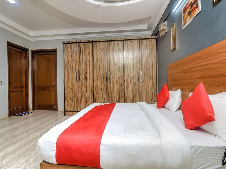 Hotel Oyo 18254 Glorious Stayz